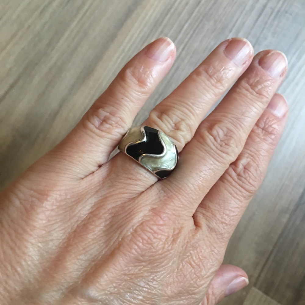 Milor .925 SS Onyx Mother of Pearl Ring